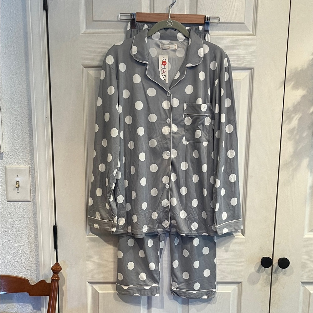 Chic Gray Polka Dot Pajama Set